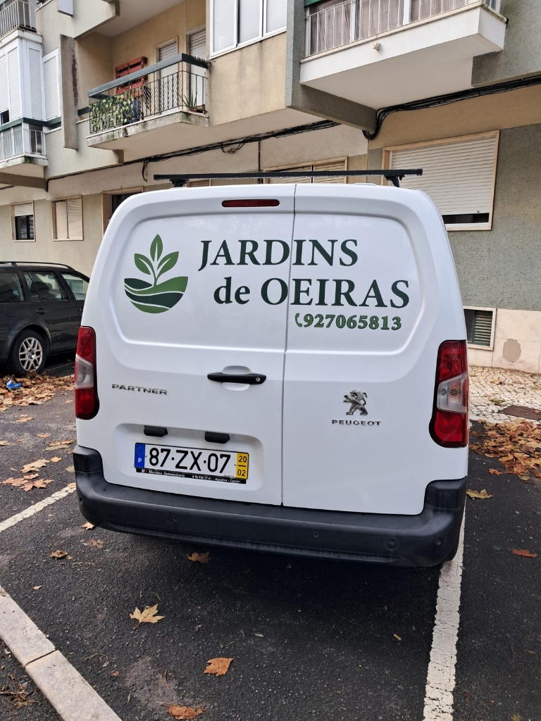 Personalização gráfica de viatura comercial Jardins de Oeiras