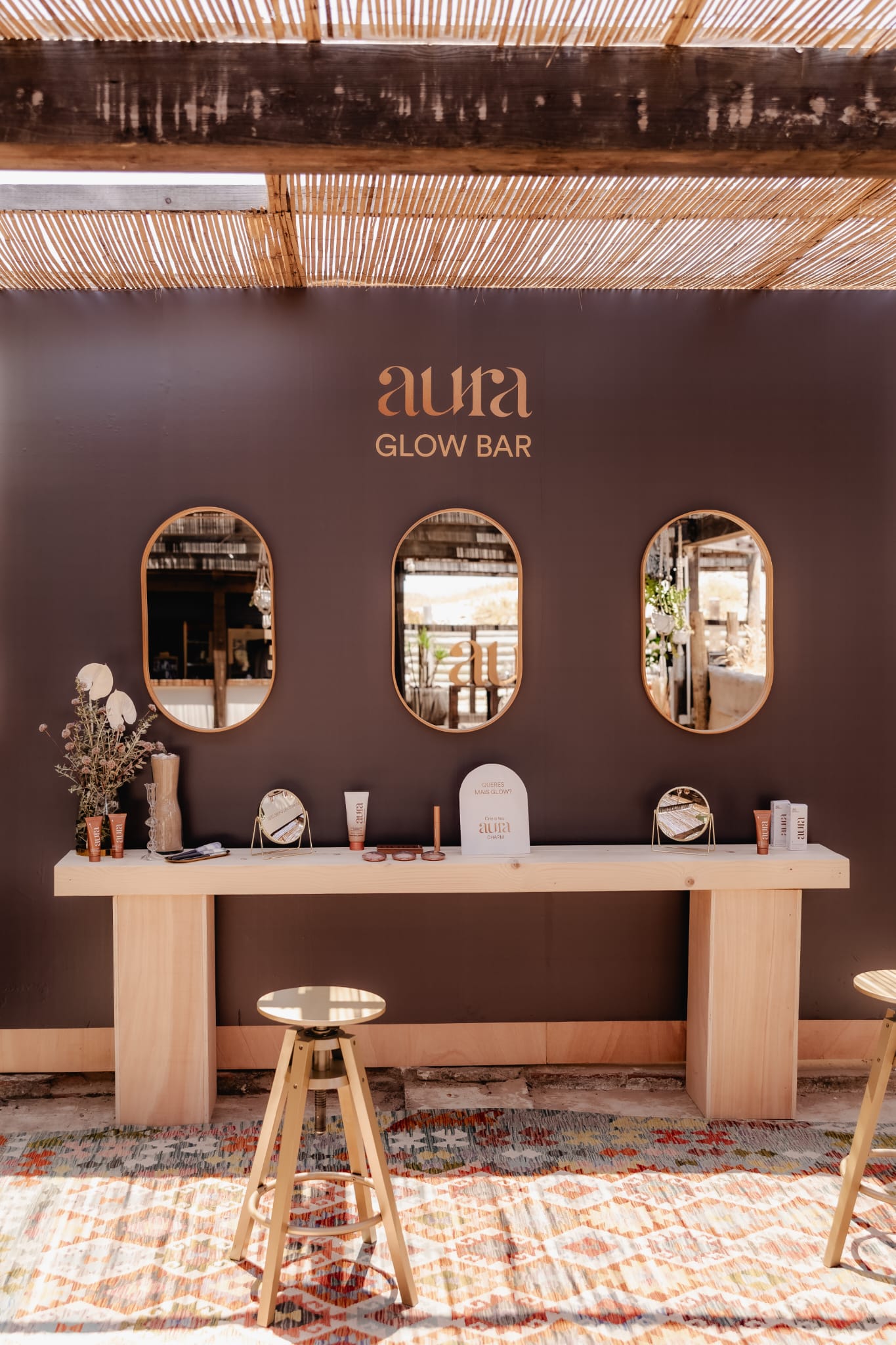 Personalização de espaço Aura Glow Bar