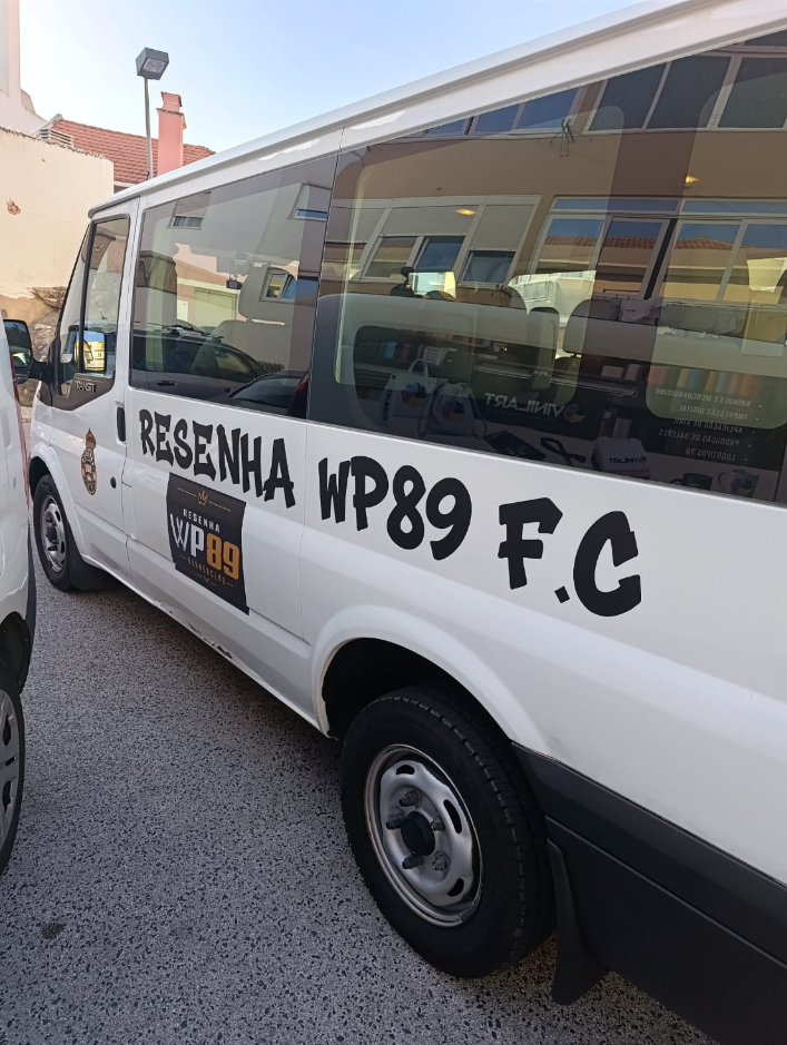 Personalização gráfica de viatura comercial Resenha WP89 F.C.